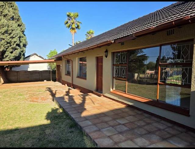 3 BEDROOM PROPERTY TO RENT IN KIBLER PARK